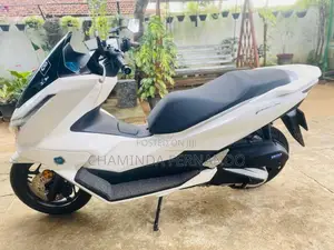 Honda Pcx 2025 motorcycle (Used)