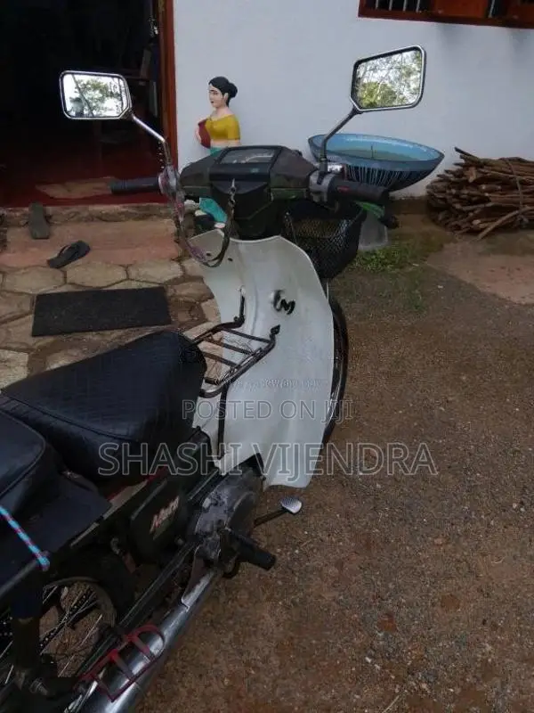 Yamaha V50 1987 Motorbike (Used)