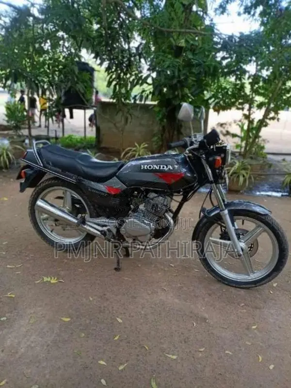 Honda CB 125 2001 Motorbike (Used)