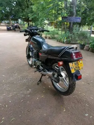 Honda CB 125 2001 Motorbike (Used)