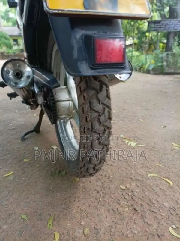 Honda CB 125 2001 Motorbike (Used)
