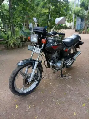 Honda CB 125 2001 Motorbike (Used)