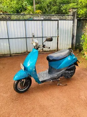 Demak Scooty 2016 Motorbike (Used)