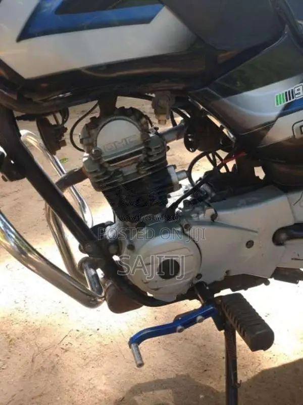 Bajaj CT-100 2012 Motorbike (Used)