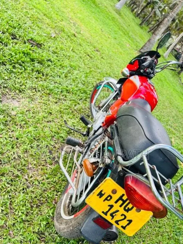 Bajaj Boxer 2015 Motorbike (Used)
