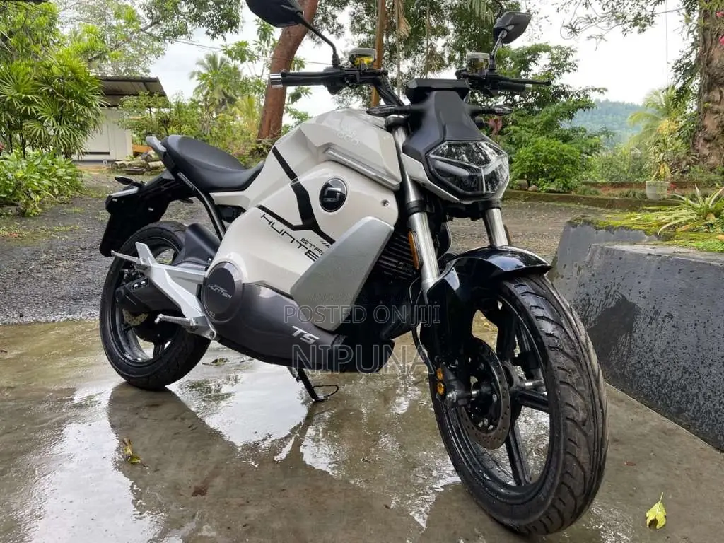 Other Street Hunter Super Soco 2024 Motorbike (Used)