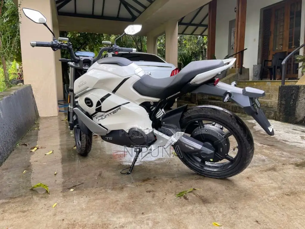Other Street Hunter Super Soco 2024 Motorbike (Used)