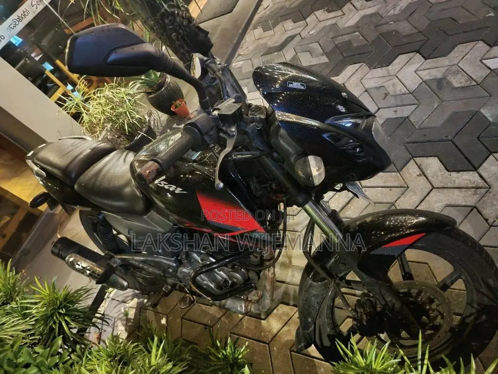 Bajaj Pulsar 2017 Motorbike (Used)