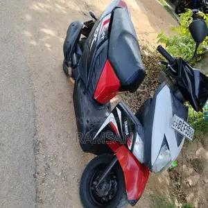 Yamaha Zr 2016 Motorbike (Used)