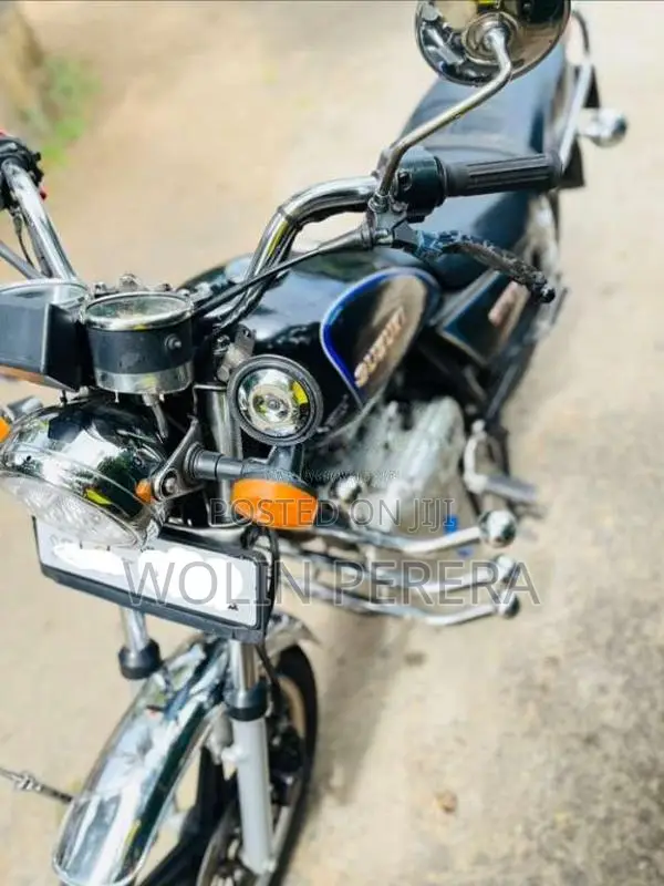 Suzuki GN125 1999 Motorbike (Used)