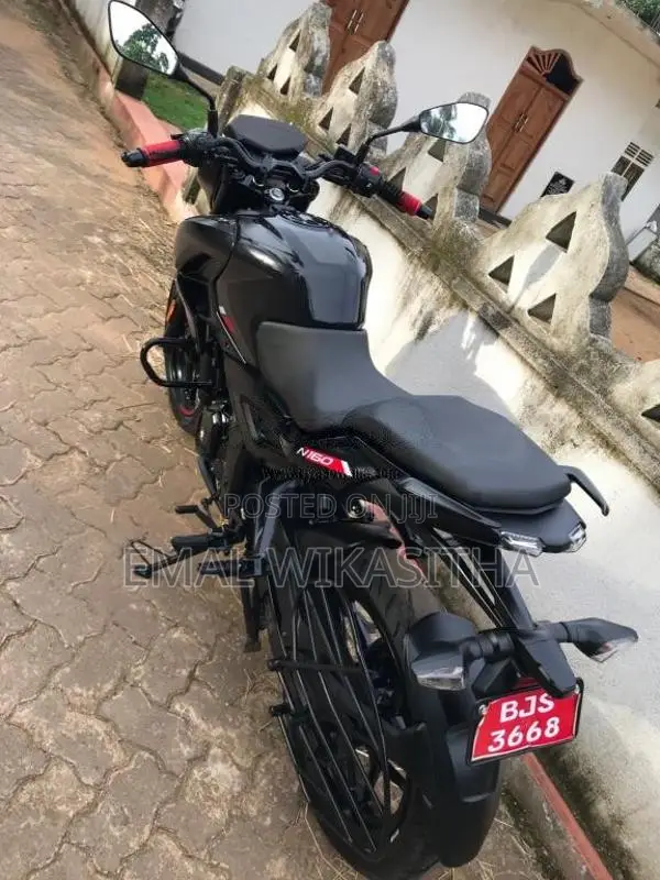 Bajaj Pulsar N160 2025 Motorbike (Used)