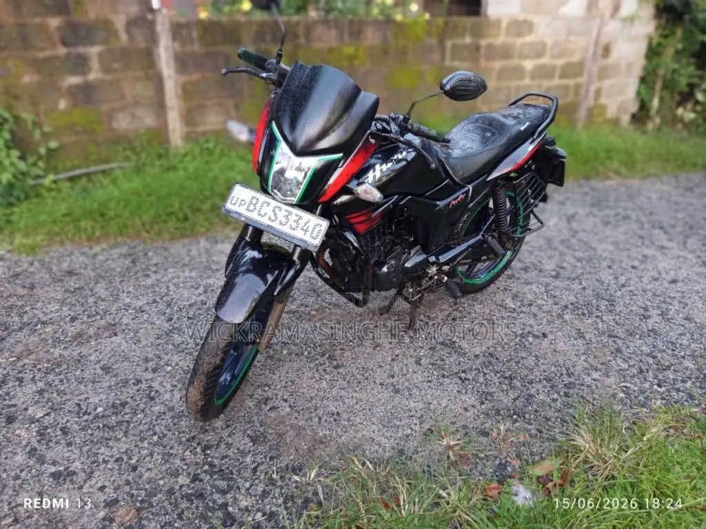 Hero Hunk 2015 Motorbike (Used)
