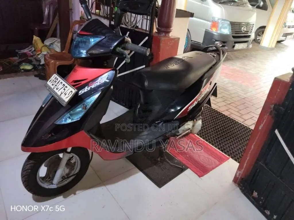 TVS Scooty Streak 2012 Motorbike (Used)