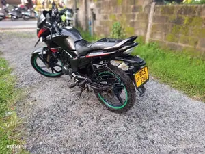 Hero Hunk 2015 Motorbike (Used)