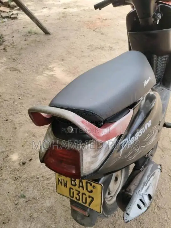Hero Pleasure 2012 Motorbike (Used)
