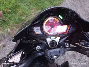 Hero Hunk 2015 Motorbike (Used)