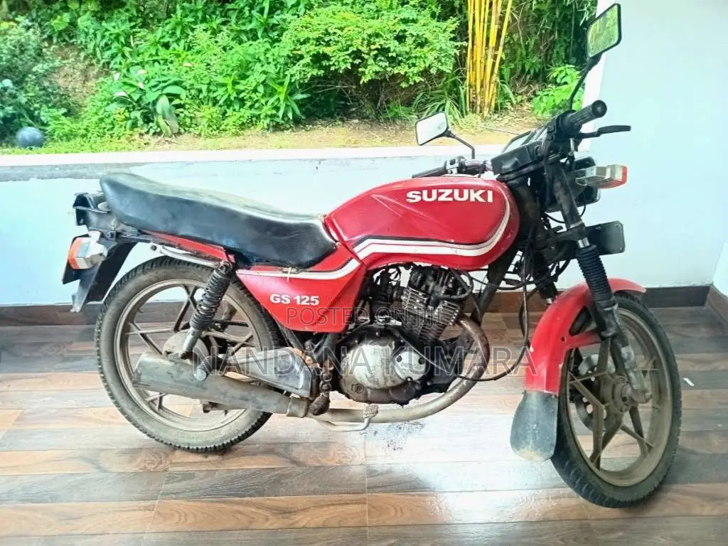 Suzuki GS125 2002 Motorbike (Used)