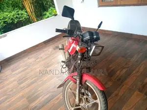 Suzuki GS125 2002 Motorbike (Used)