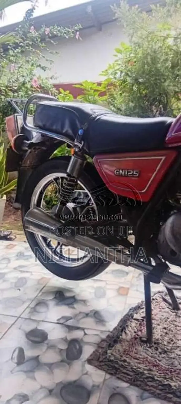 Suzuki GN125 2002 Motorbike (Used)