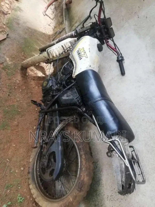 Yamaha Xt 200cc 1984 Motorbike (Used)