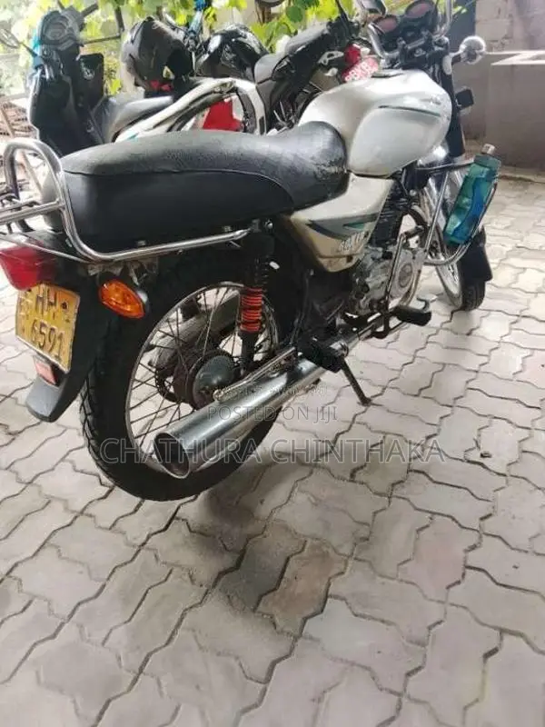 Bajaj Boxer 2003 Motorbike (Used)