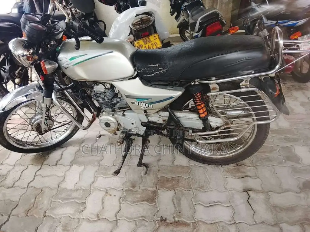 Bajaj Boxer 2003 Motorbike (Used)