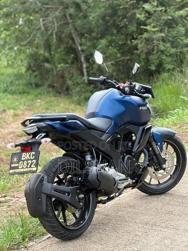 Yamaha V4 2025 Motorbike (Used)