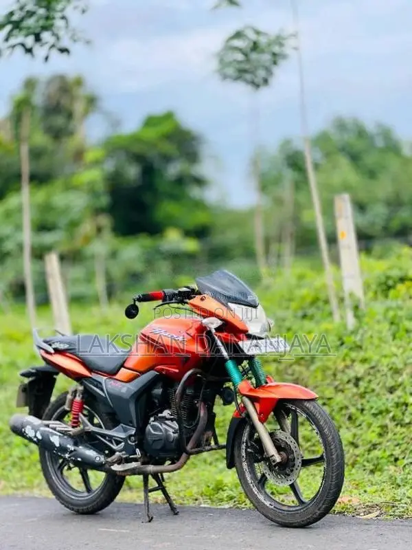 Hero-Honda Hunk 2011 Motorbike (Used)