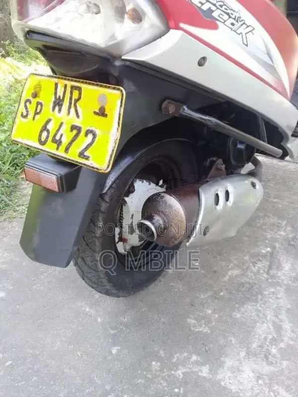 TVS Scooty Streak 2011 Motorbike (Used)
