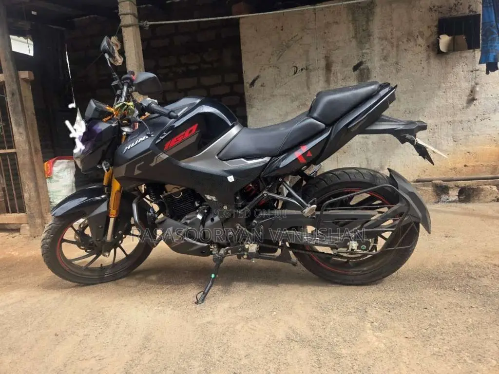 Hero Hunk 160r 2025 motorcycle (Used)