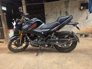 Hero Hunk 160r 2025 motorcycle (Used)