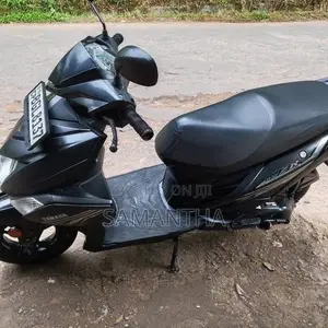 Yamaha ZR 2017 Motorbike (Used)