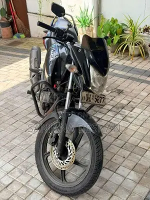 Hero-Honda Hunk 2010 Motorbike (Used)