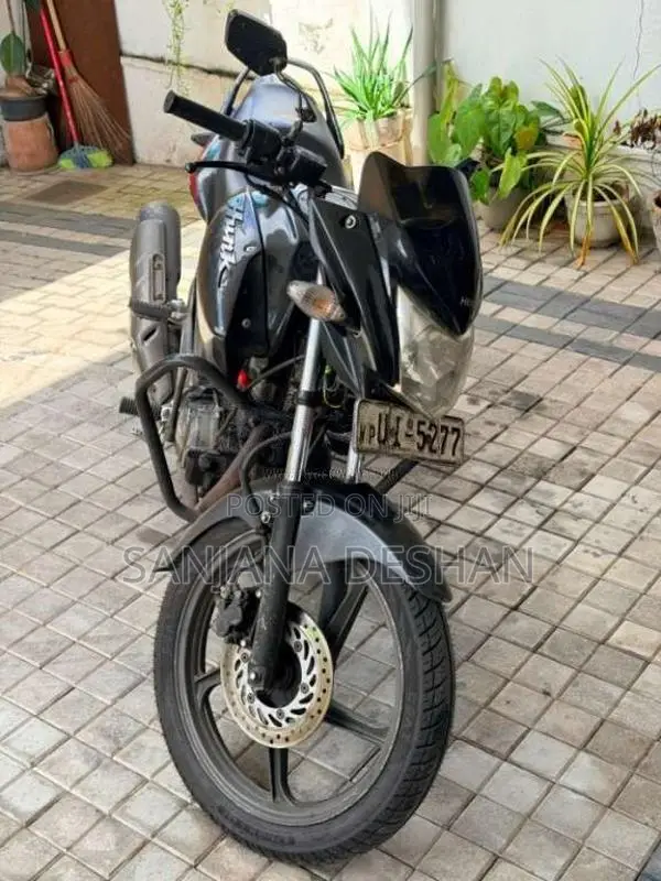 Hero-Honda Hunk 2010 Motorbike (Used)