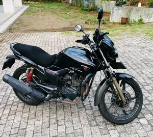 Hero-Honda Hunk 2015 Motorbike (Used)