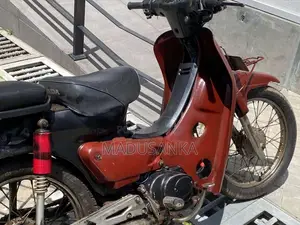 Kinetic Safari 2003 Motorbike (Used)