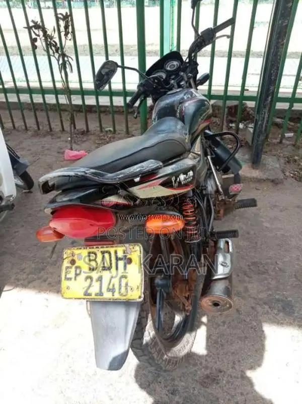 Bajaj Platina 2016 Motorbike (Used)