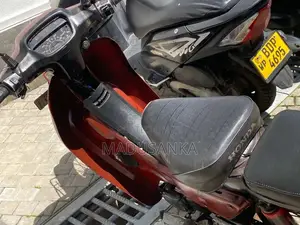 Kinetic Safari 2003 Motorbike (Used)