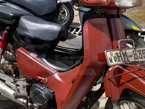 Kinetic Safari 2003 Motorbike (Used)