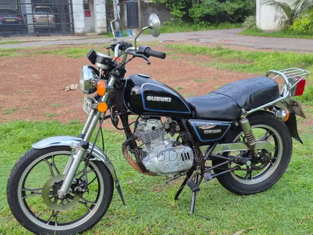 Suzuki GN125 2006 Motorbike (Used)