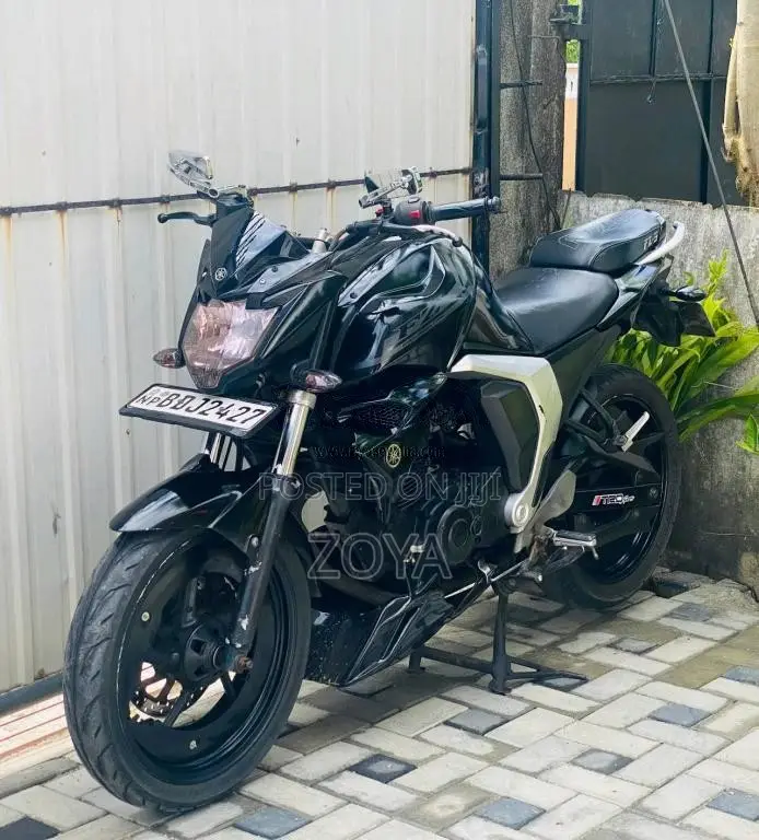 Yamaha Fz V.2 Fazer 2015 Motorbike (Used)