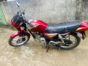 Suzuki GS125 2005 Motorbike (Used)