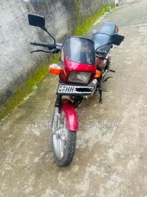Suzuki GS125 2005 Motorbike (Used)