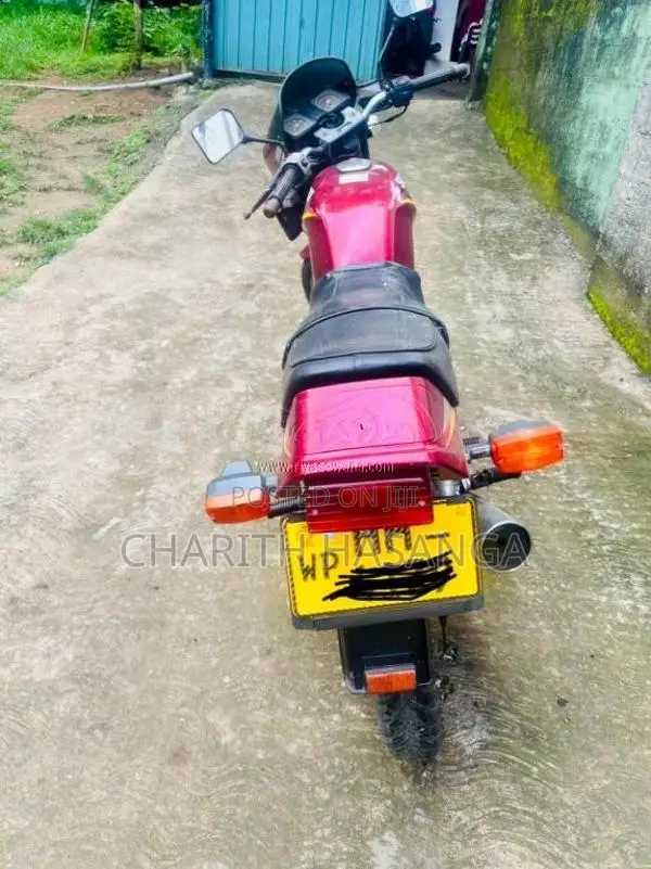 Suzuki GS125 2005 Motorbike (Used)
