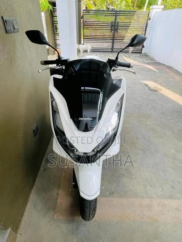 Honda Pcx 2025 Motorbike (Used)