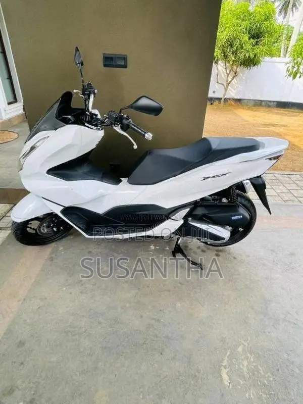 Honda Pcx 2025 Motorbike (Used)