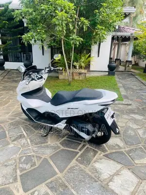 Honda Pcx 2025 Motorbike (Used)