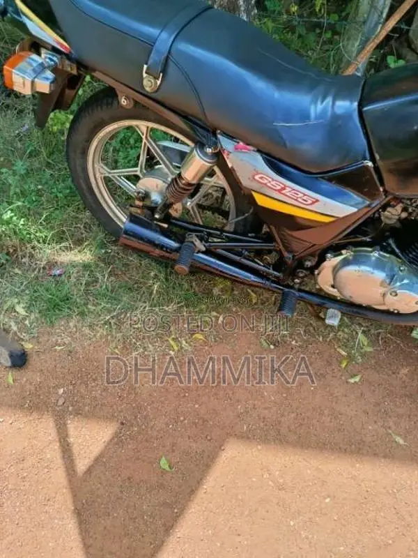 Suzuki GS125 2011 Motorbike (Used)