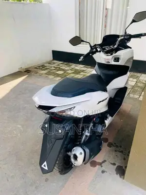 Honda Pcx 2025 Motorbike (Used)