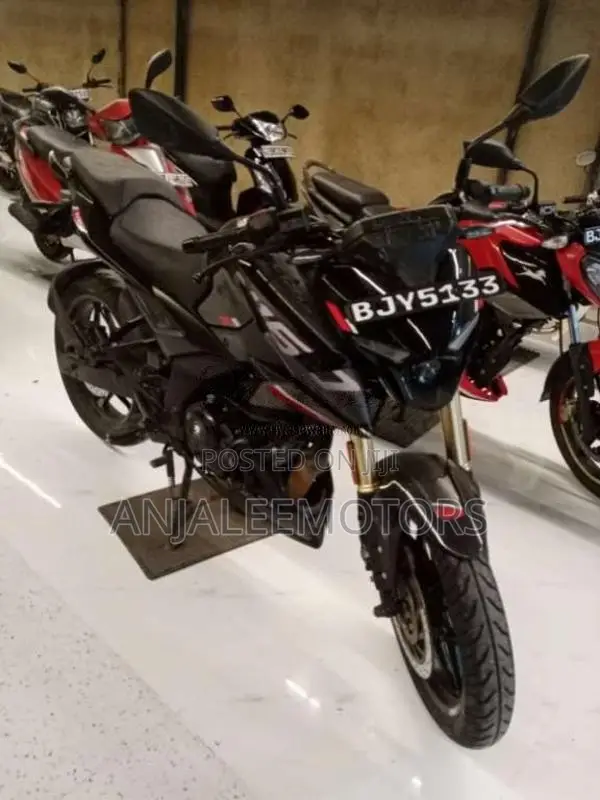 Bajaj Pulsar N160 2025 Motorbike (Used)